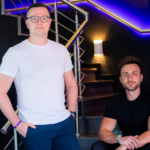 João Brognoli, CEO da Duo&Co, e Jonathan Cardoso, CEO da Wave Commerce na sede da Duo&Co (Crédito: Duo&Co)