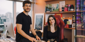 Bruno Ruiz e Caroline Steinhorst, sócios e fundadores do Grupo b+ca (Foto: Acervo b+ca)