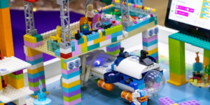 São Paulo sedia etapa regional da FIRST LEGO League com equipes infantis e projetos de robótica