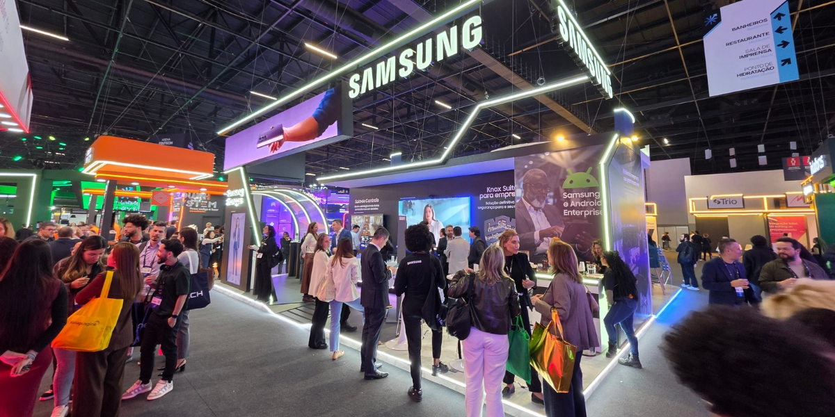 Samsung destaca telas, monitores e dispositivos Galaxy para o setor financeiro durante a Febraban Tech 2026