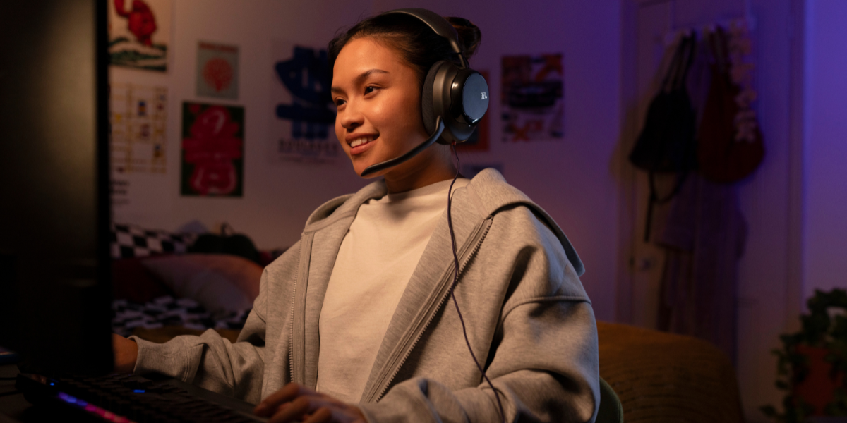 JBL Quantum 120 chega ao Brasil com headset gamer leve e conexão P2