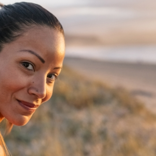 JBL lança Endurance Peak 4 com cancelamento de ruído e até 48 horas de bateria