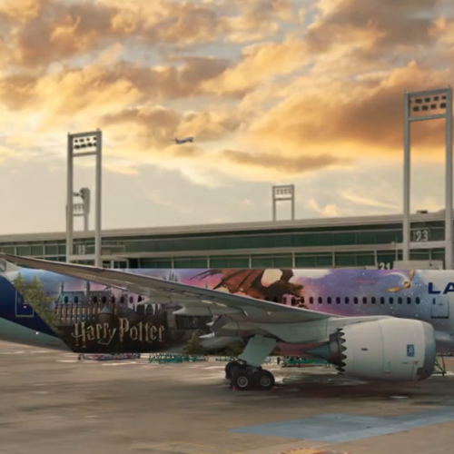 LATAM e Warner Bros. Discovery América Latina levam a magia de Harry Potter aos céus com aviões customizados e experiências a bordo