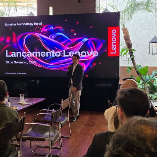 Lenovo reforça liderança global em PCs e lança novos modelos com foco em inteligência artificial no Brasil