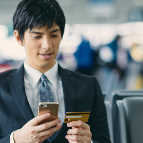 Cartões de crédito corporativos movimentam mais de R$ 2 bi no primeiro semestre, revela levantamento