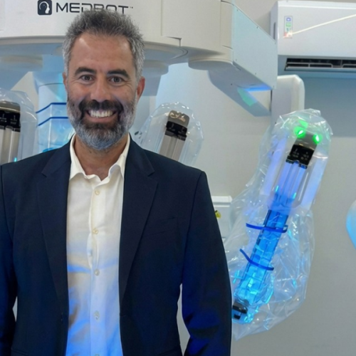 Um cirurgião na China, um paciente no Brasil: o que a telecirurgia já está mudando na medicina?