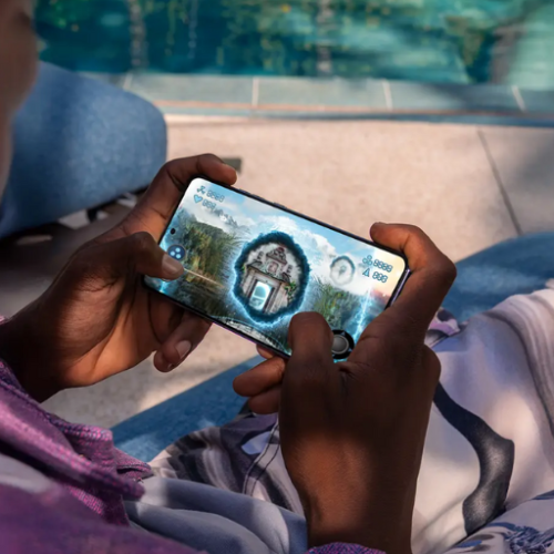 Moto g86 estreia no Brasil como o intermediário com experiência premium e resistência máxima