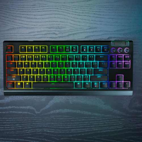 Razer lança BlackWidow V4 Tenkeyless HyperSpeed: teclado gamer sem fio com switches hot-swappable e até 980h de bateria