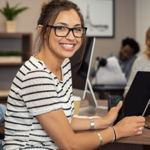 Leega renova parceria com #SerMulherEmTech e reforça compromisso com inclusão feminina na tecnologia