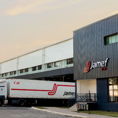 Jamef inicia testes para ter frota de caminhões mais inovadora e projeta avanço de até 20% em segurança e eficiência