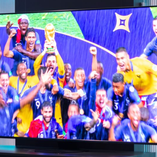 Hisense confirma patrocínio oficial da Copa do Mundo da FIFA 2026 e aposta em TVs RGB-MiniLED para transformar salas em arquibancadas