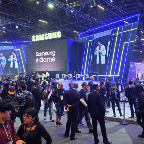 Brasil Game Show 2025: Samsung aposta na prática e transforma seu estande em arena gamer